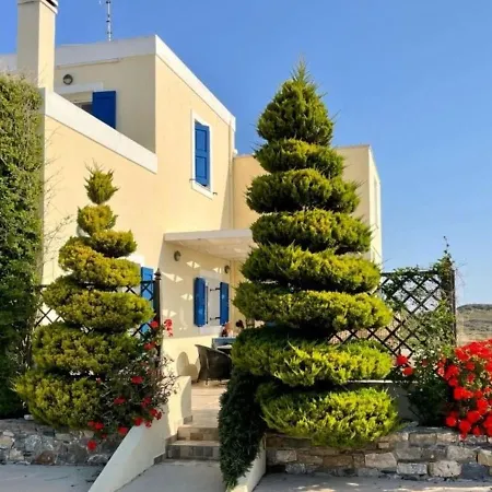 Vakantiehuis Beautiful Holiday In Chroussa With Sea View *